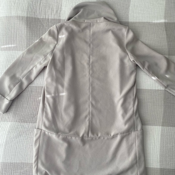 Aritzia - Wilfred Chevalier Blazer🤍 - Picture 4 of 5